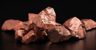 Chunks of native copper (or rocks painted to look like copper) lurking in the dark.